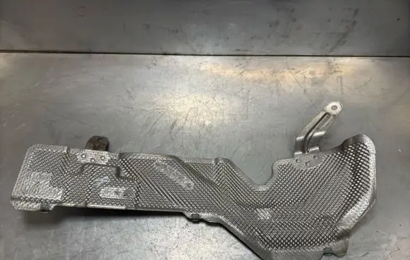 BMW 5 F10 F11 Heat shield in engine bay 7193523