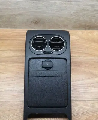 Volkswagen Tiguan Other center console (tunnel) element 5M0862533