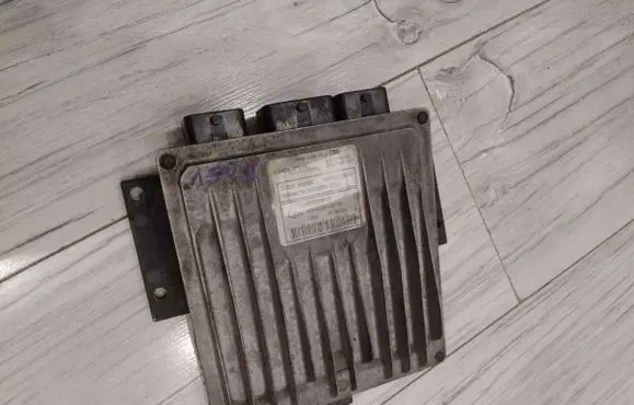 Renault Kangoo I Engine control unit/module ECU 8200303623