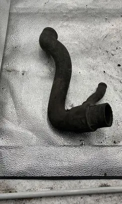 Mercedes-Benz Sprinter W901 W902 W903 W904 Engine coolant pipe/hose
