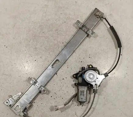 Suzuki Grand Vitara I Front door window regulator with motor 8343065D00