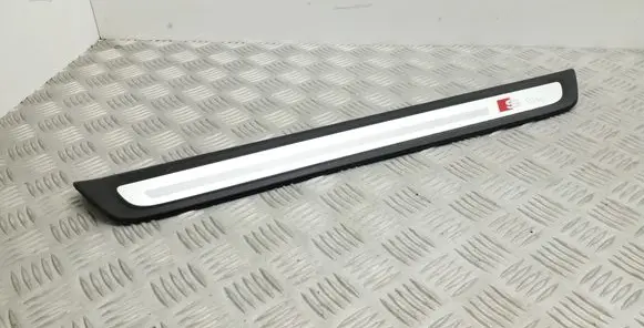 Audi Q5 SQ5 Front sill trim cover 8R0853373C