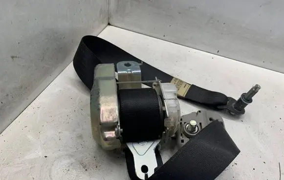 Nissan Navara D40 Front seatbelt 7P1030P