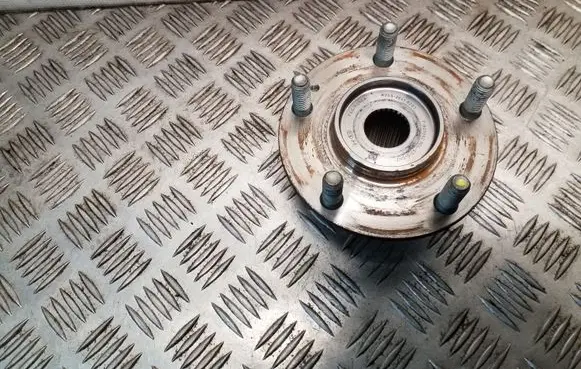 Hyundai i30 Front wheel hub F607092 W24522418297