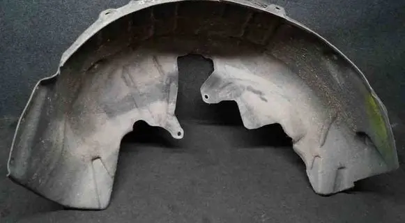 Rear arch fender liner splash guards
