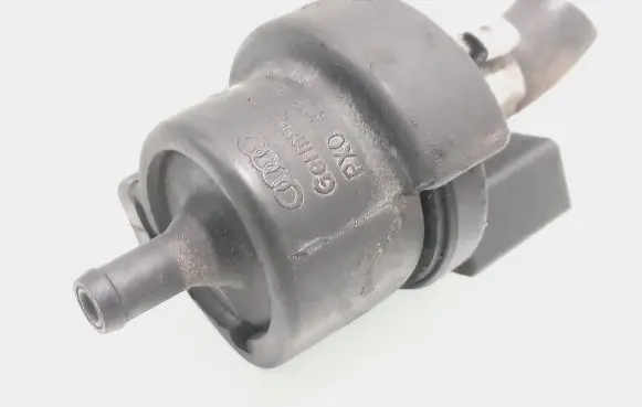 Audi A4 S4 B6 8E 8H Vacuum valve 058133459