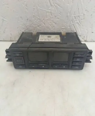Audi A4 S4 B5 8D Climate control unit 5HB00760804 D750301 8L0820043D