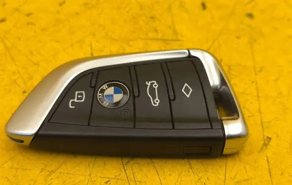 BMW 3 G20 G21 Ignition key/card 8708352