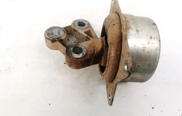 Opel Signum Engine mount bracket
