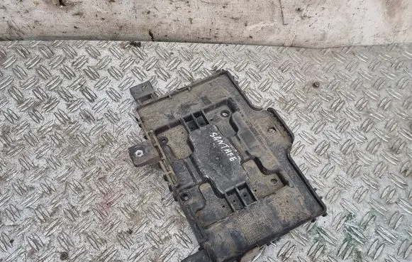 Hyundai Santa Fe Battery tray 371502P100