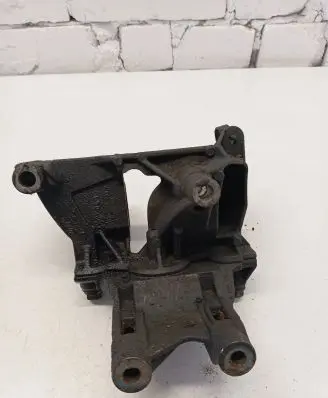 Volkswagen Transporter - Caravelle T5 Engine mounting bracket 070199343B