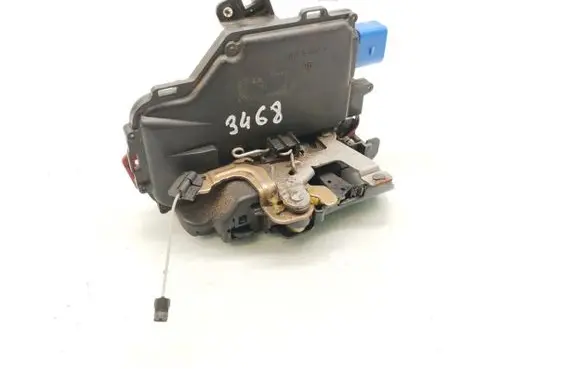 Porsche Cayenne (9PA) Rear door lock