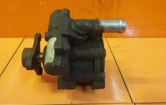 Opel Vivaro Power steering pump 11MB46 A887924ED363409BAE