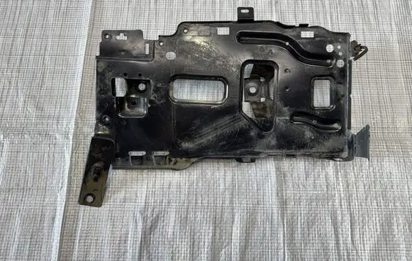 Citroen C5 Aircross Battery box tray 9815288580