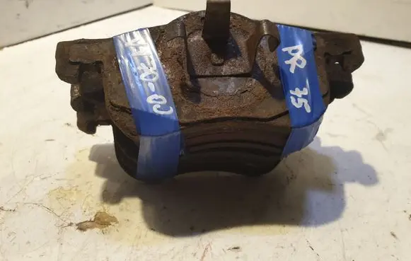 Volvo V70 Brake pads (front) 