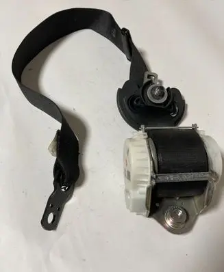 BMW X3 E83 Front seatbelt 34003071B 130907