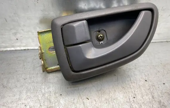 KIA Sorento Front door interior handle 02601