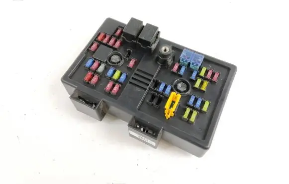 Chevrolet Captiva Fuse module 96821082