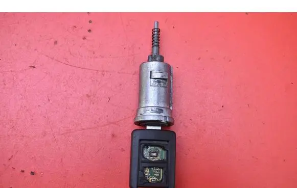 Opel Corsa C Ignition lock 13107754