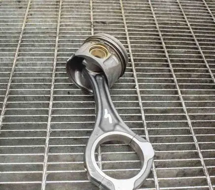 Mercedes-Benz E W212 Piston A6420305220 A6420305517