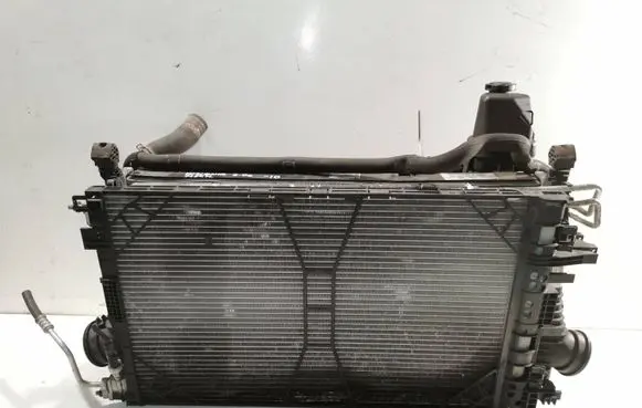 Opel Insignia A Radiator set 13223018 00426882 7556008