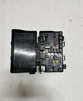 Dodge Durango Fuse module P68426216AB