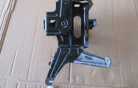 Mercedes-Benz E W212 Battery tray A2125458040