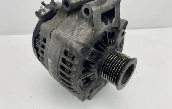 BMW X5 E70 Generator/alternator 7616119