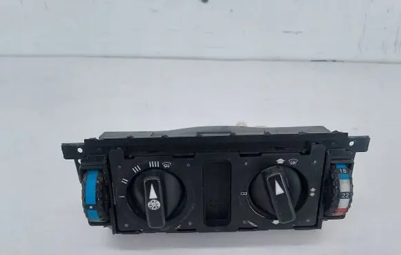 Mercedes-Benz E W124 Climate control/heater control trim 1248302585