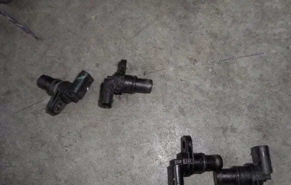Audi A8 S8 D3 4E Camshaft position sensor 07L905163A