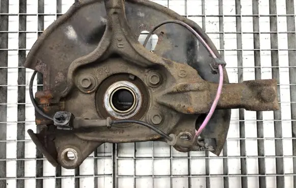 Mazda 3 II Front wheel hub spindle knuckle