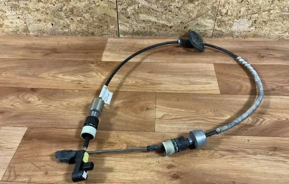 Volvo V70 Gear shift cable linkage 31259082