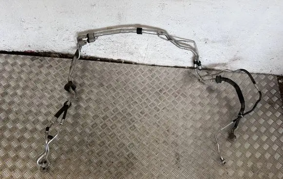 Air conditioning (A/C) pipe/hose