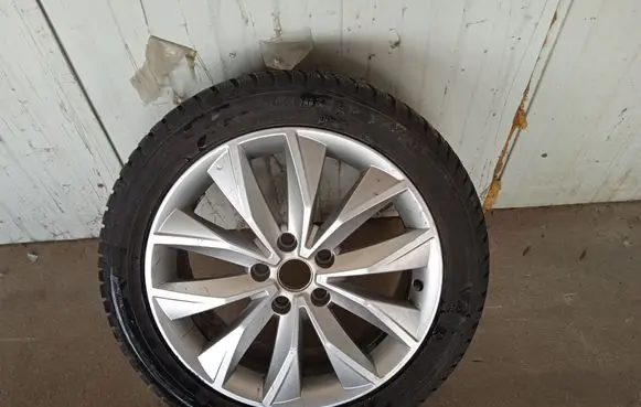 Seat Ateca R17 alloy rim 575601025