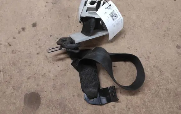 Opel Vectra C Front seatbelt 31372546