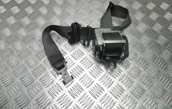 Chevrolet Cruze Front seatbelt 13297089 M3379