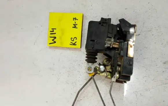 Renault Clio II Front door lock 654782