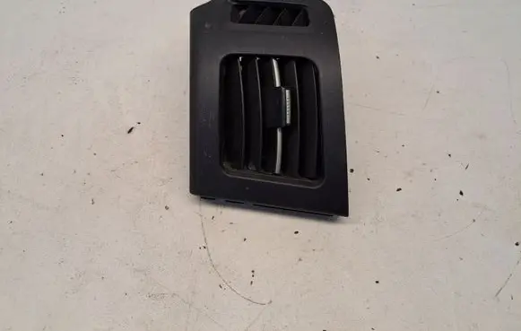 Toyota Prius (XW30) Dashboard air vent grill cover trim 5565047070