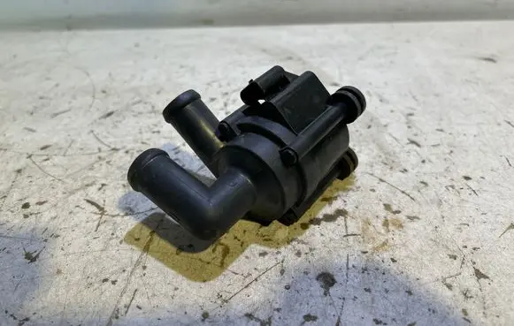 Volvo XC40 Electric auxiliary coolant/water pump 8888759988 528463010 32222110