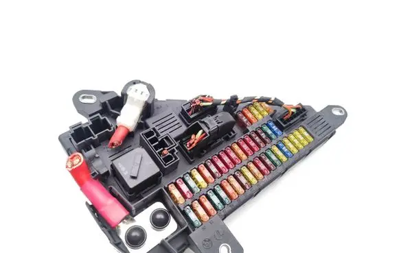 BMW 5 E60 E61 Fuse module 9138830 518956057