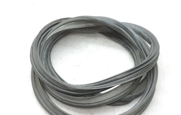 Toyota Corolla Verso AR10 Loading door rubber seal (on body) 678810F010
