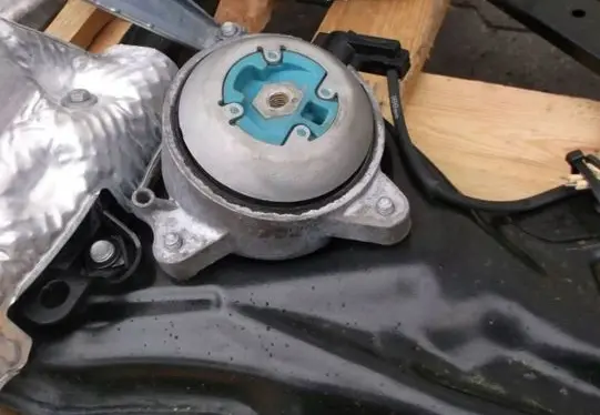 Audi A8 S8 D4 4H Gearbox mount 4H0399151