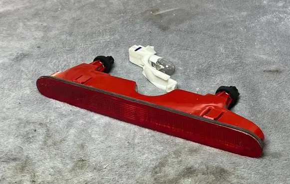 Citroen Berlingo Rear glass lock/latch C841 6351FE