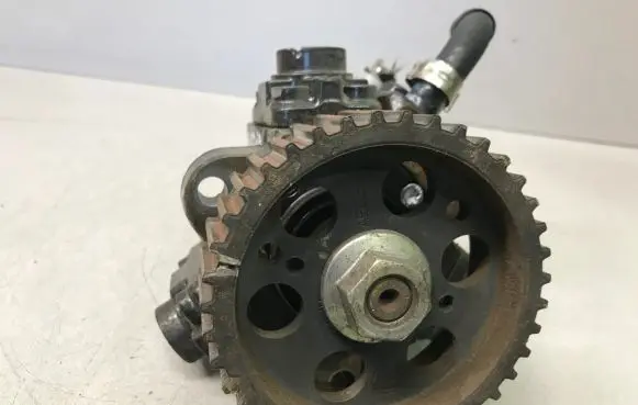 Opel Insignia A Fuel injection high pressure pump 0445010193 55571005