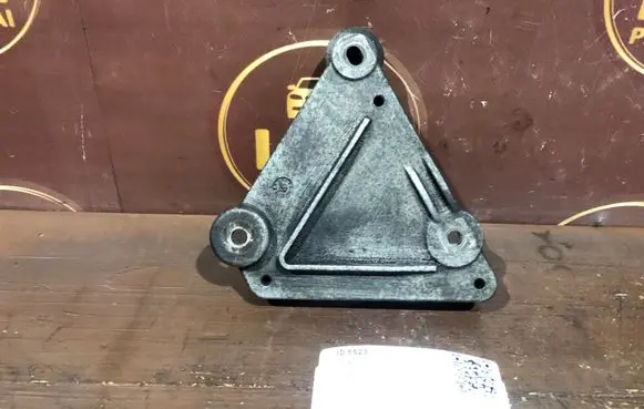Opel Astra J Engine mounting bracket 55567289