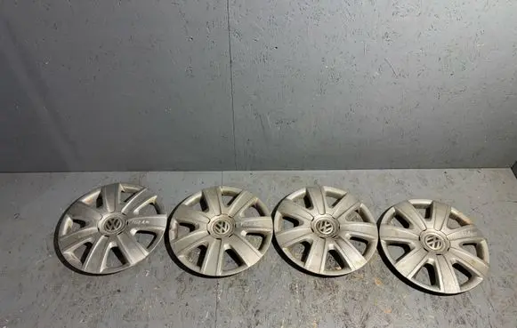 Volkswagen Polo V 6R R14 wheel hub/cap/trim 6R0601147