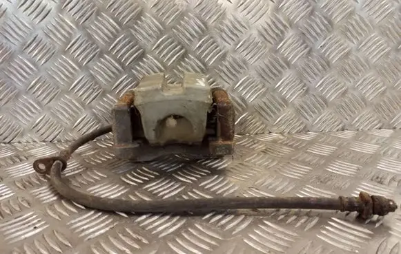 Toyota Camry Rear brake caliper 276630175
