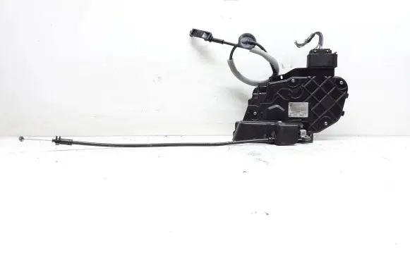 Volvo V70 Front door lock