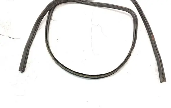 Volkswagen Polo II 86C 2F Trunk rubber seal (body) 
