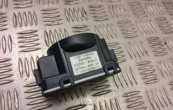 Lexus RX 330 - 350 - 400H Alarm system siren 8904048020